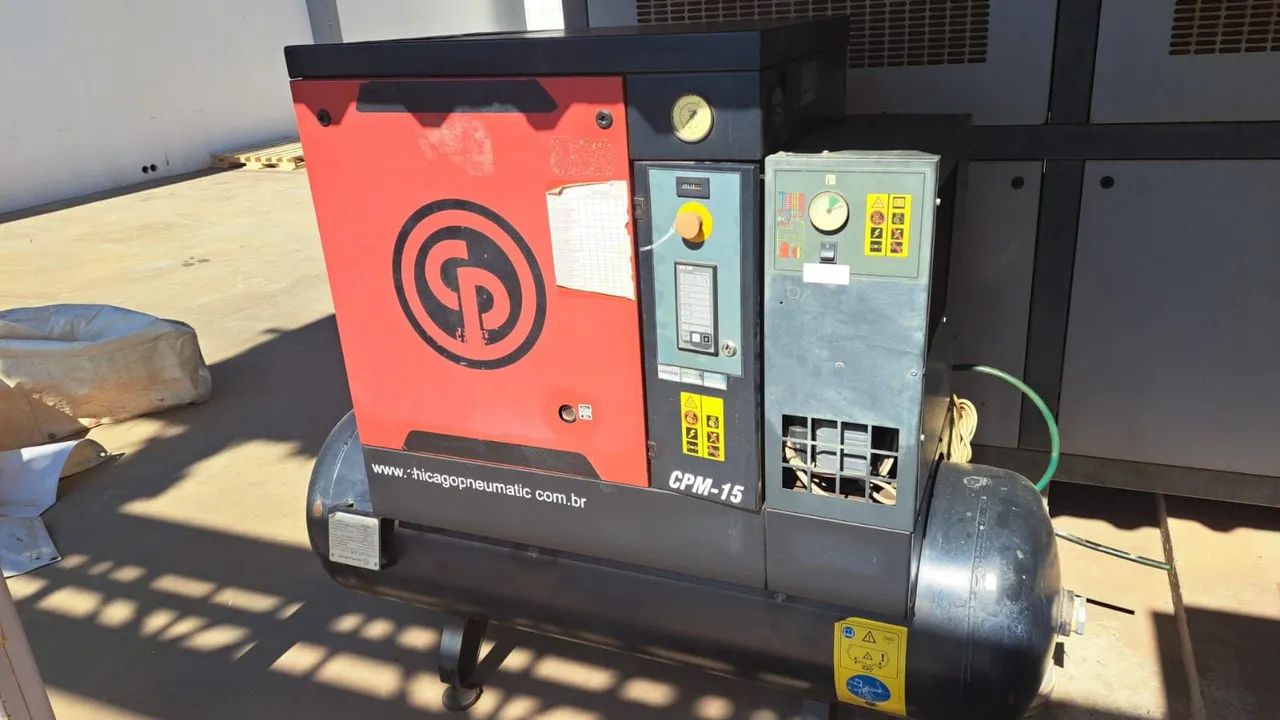 Compressor parafuso Chicago pneumatic CPM15 completo com secador - Foto 2