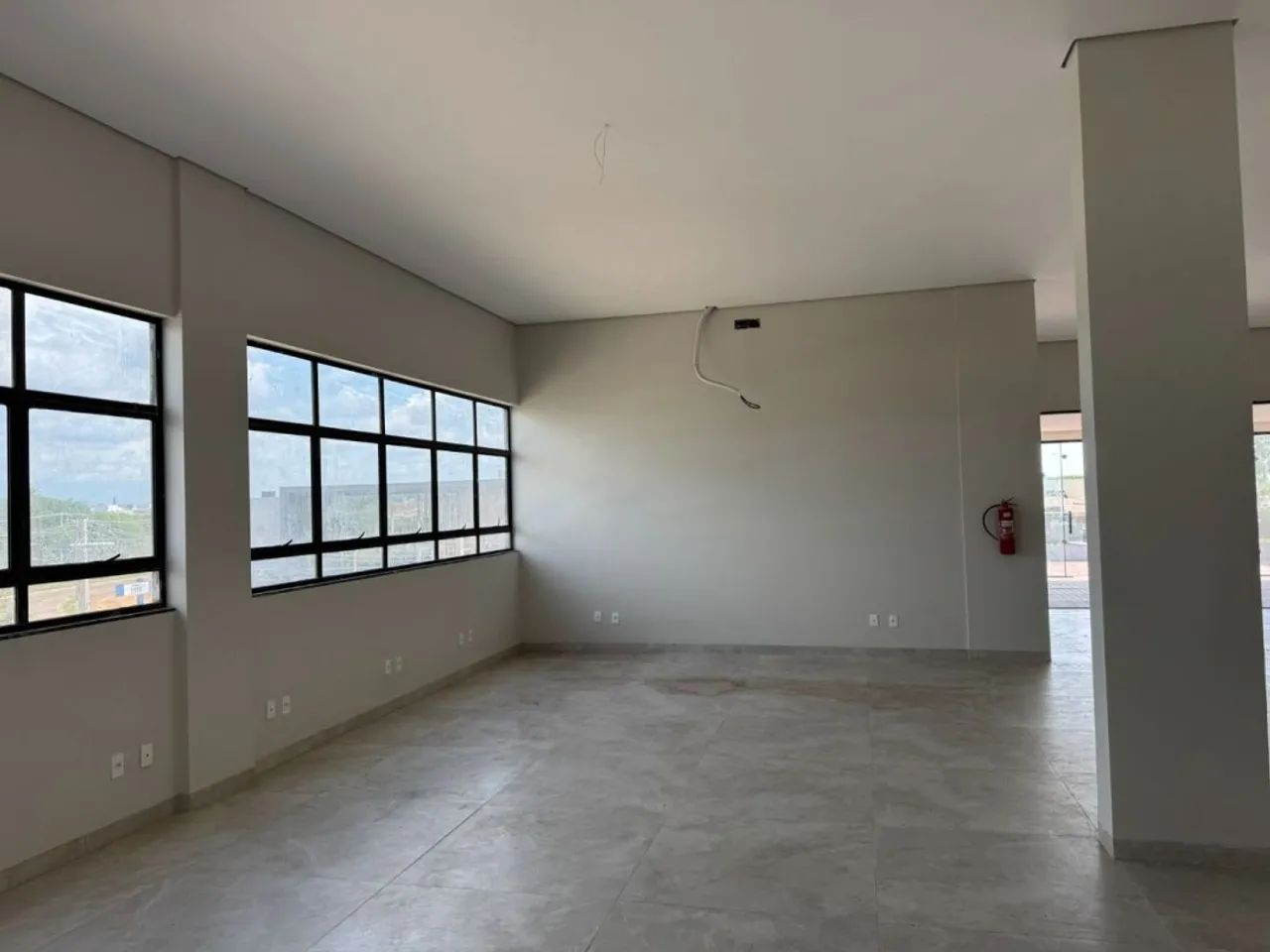 Sala locação Condomínio Aguia II Orla da Graciosa