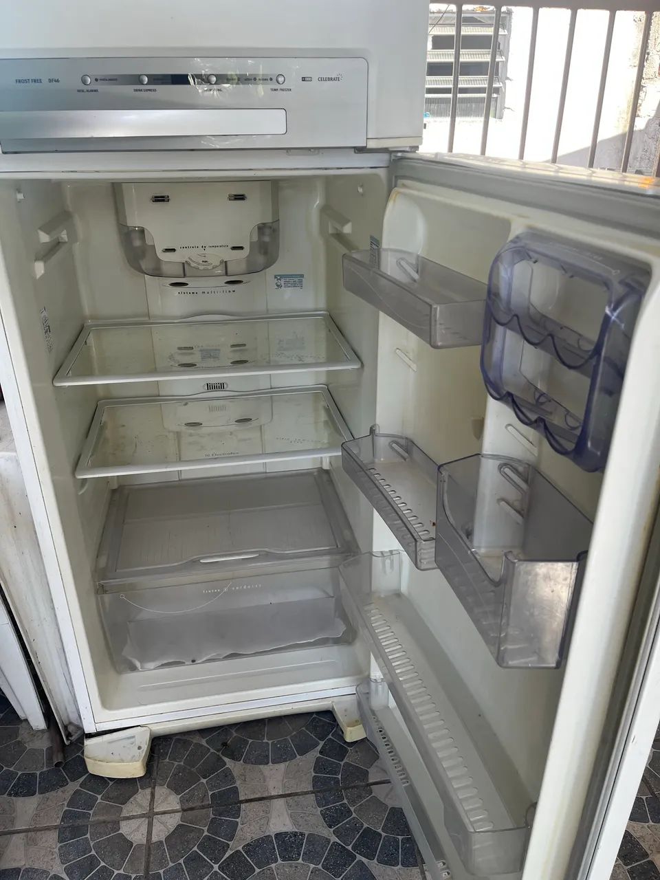 Geladeira Electrolux df46