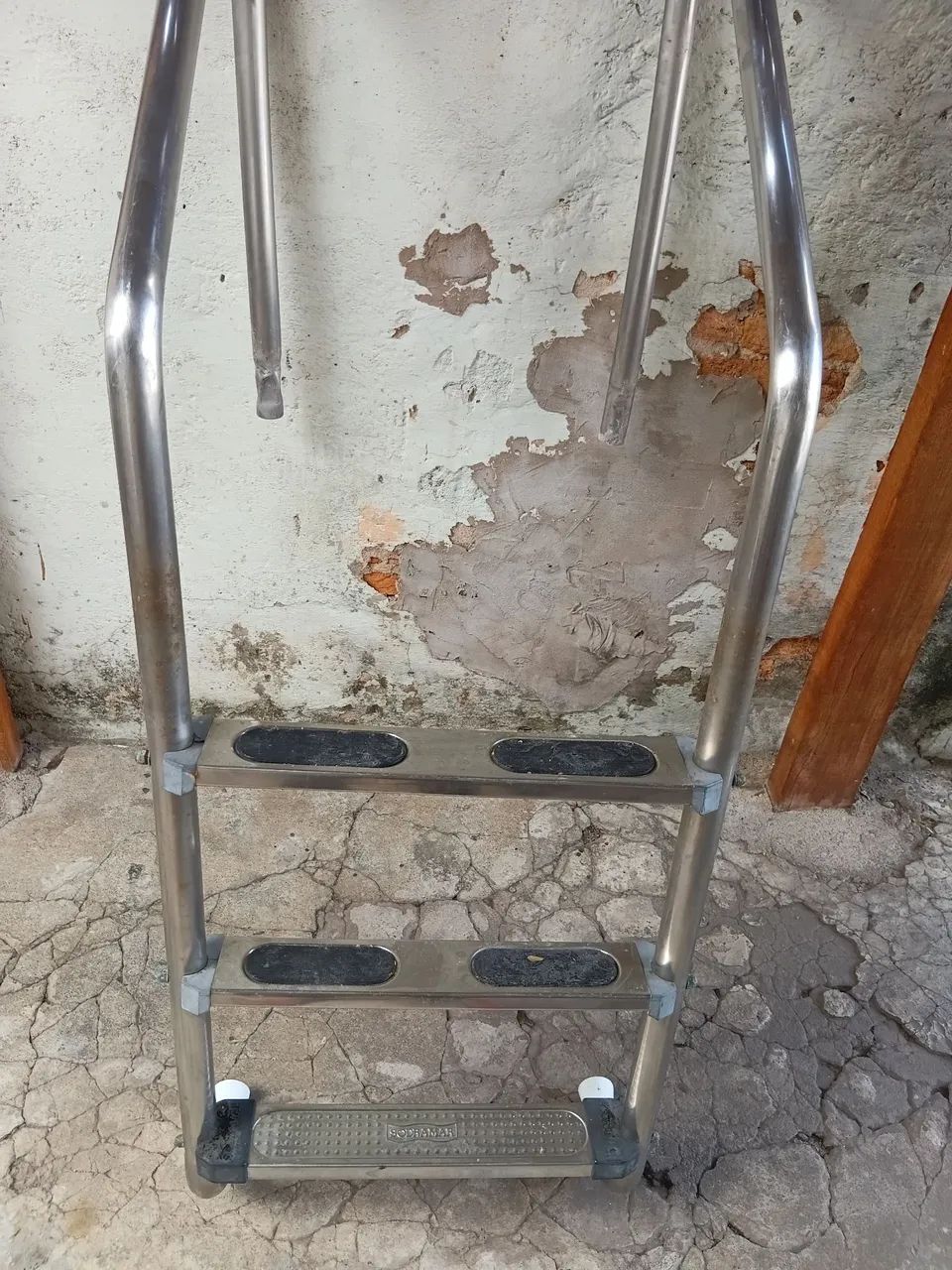 Escada para piscinas 