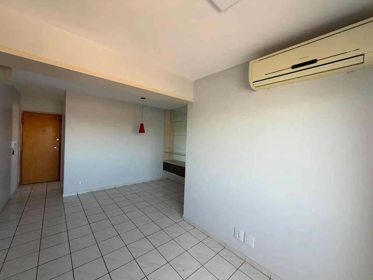Imóvel para aluguel possui 79 metros quadrados com 3 quartos - Foto 2