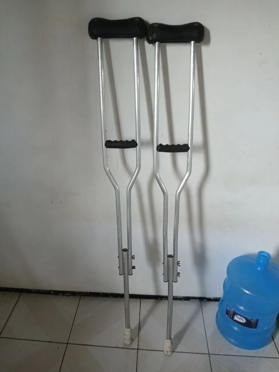 Vendo moleta no valor de 150 reias.