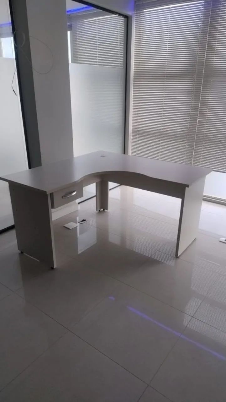 Mesa de escritório em L - Foto 2