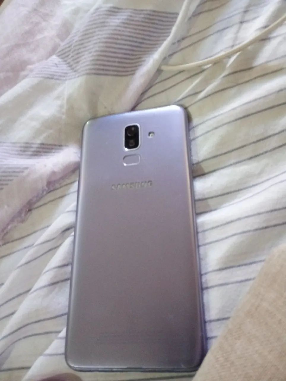 Celular J 8 64 GB  - Foto 2