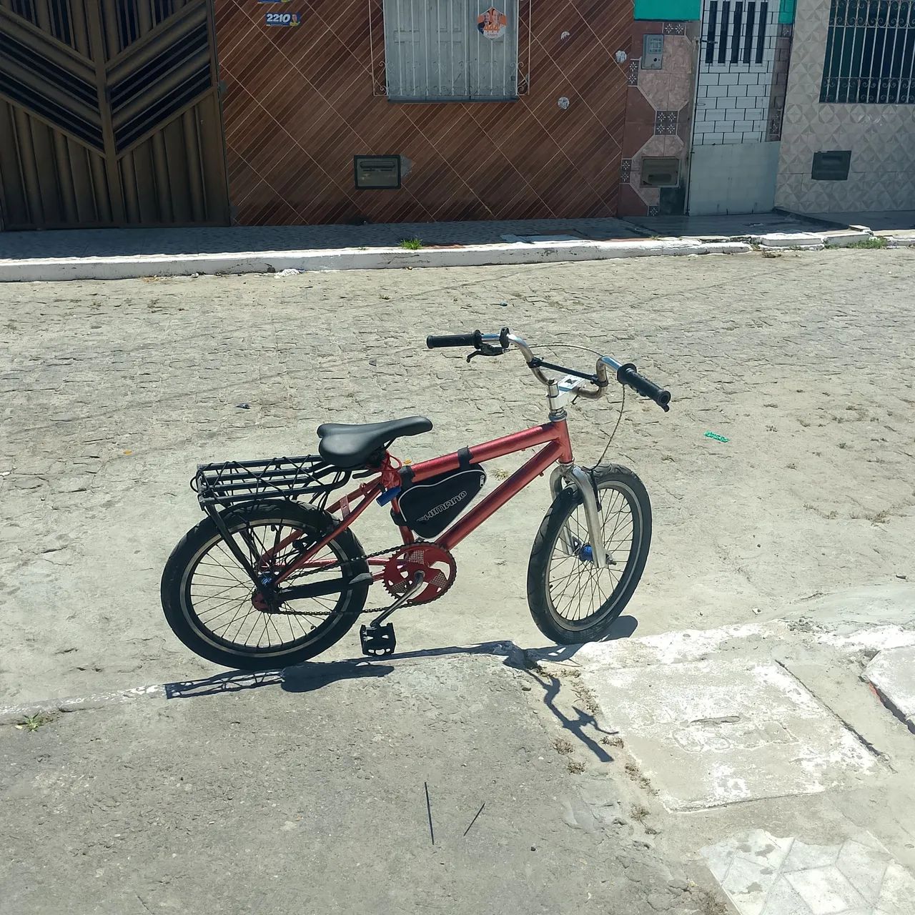 Bicicleta aro 20 montadinha 