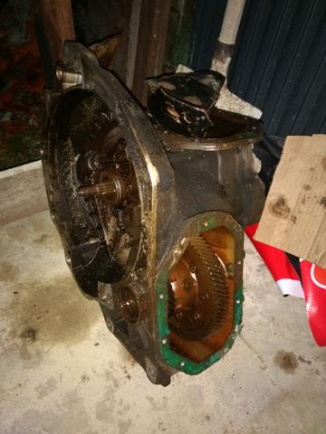 Caixa de macha do corsa retirei pra botar outra que montei. mi