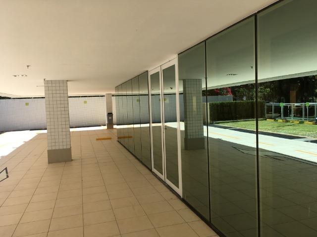 Aluga-se Excelente Loja Comercial no Ed. Manhattan Square Garden na Av Santos Dumont 1510