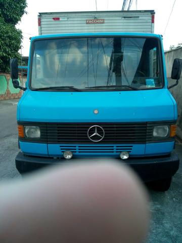 Vendo MB 710 R$ 55.000,00