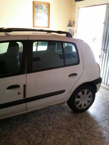 Clio - Foto 2