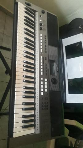 Teclado Yamaha PSR E443