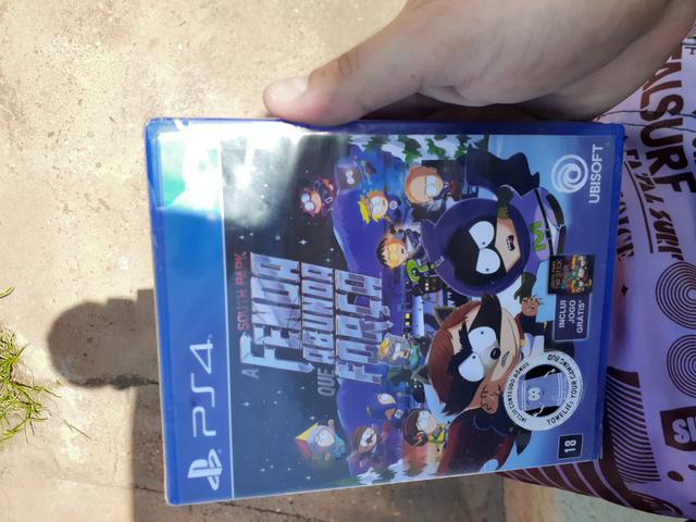 Jogo PS4 SOUTH PARK: A FENDA QUE A BANDA FORÇA/ SOUTH PARK THE STICK OF TRUTH - Foto 2