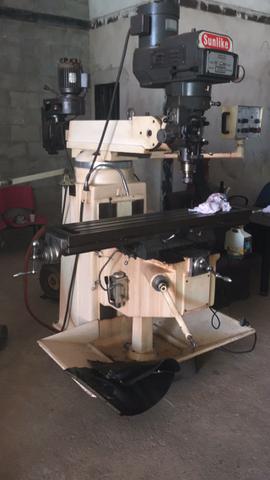 Máquina de usinagem - Foto 3