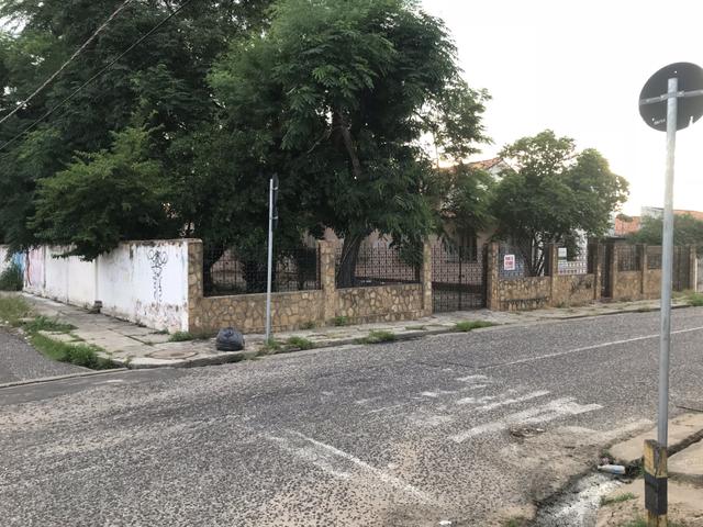 Vendo casa ponto comercial - Foto 2