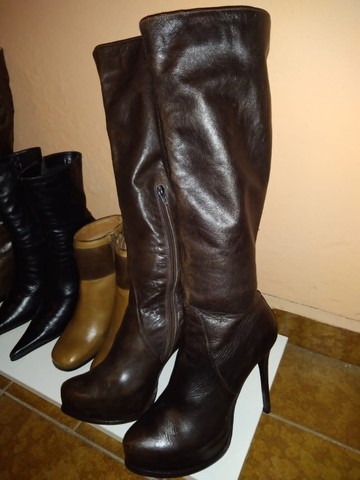 Vendo ou troco botas de couro legítimo - Foto 4