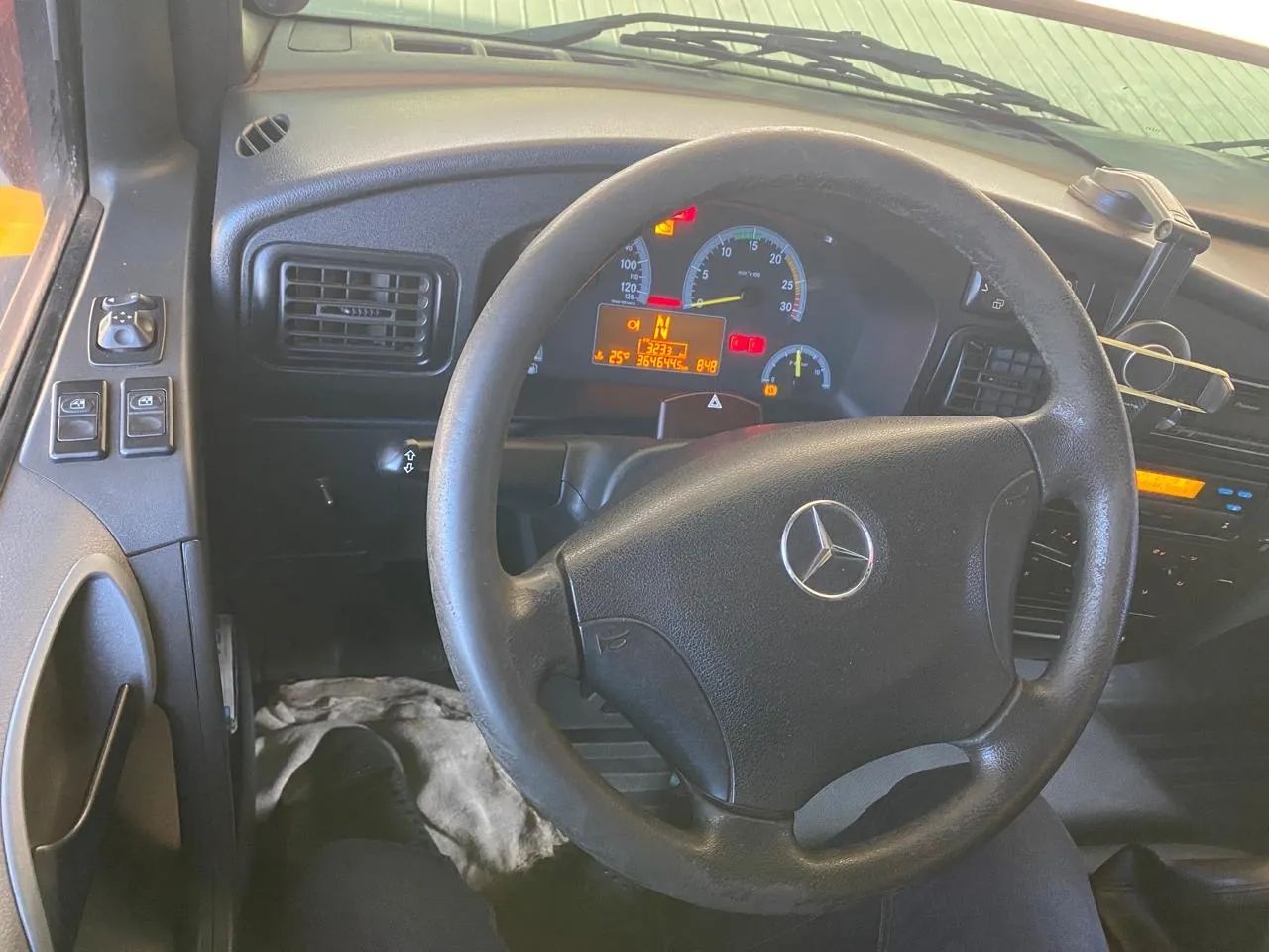 Mb acello. 13 16. Truck. Bau   Ano. 2016. - Foto 4