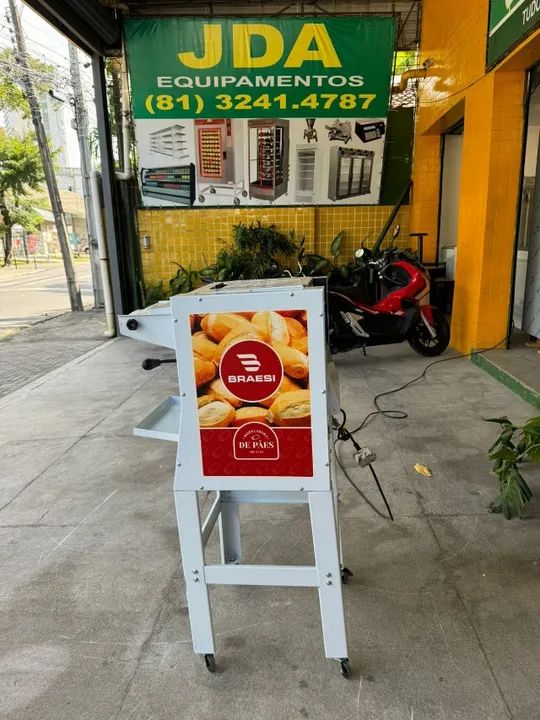 Modeladora para pães- marca braesi - 220v - ideal para panificação  - Foto 4