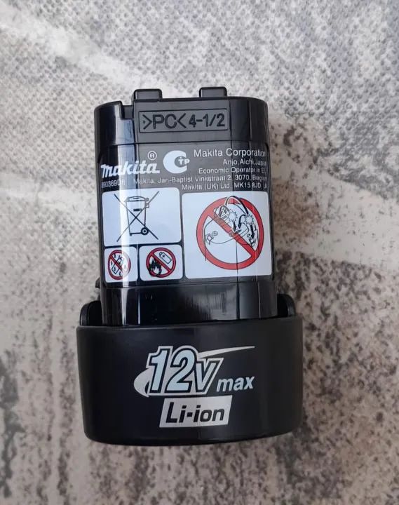 Bateria 12v encaixe Triangular Makita NOVA