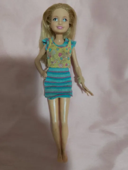 Boneca Barbie - Vestido Azul e Amarelo