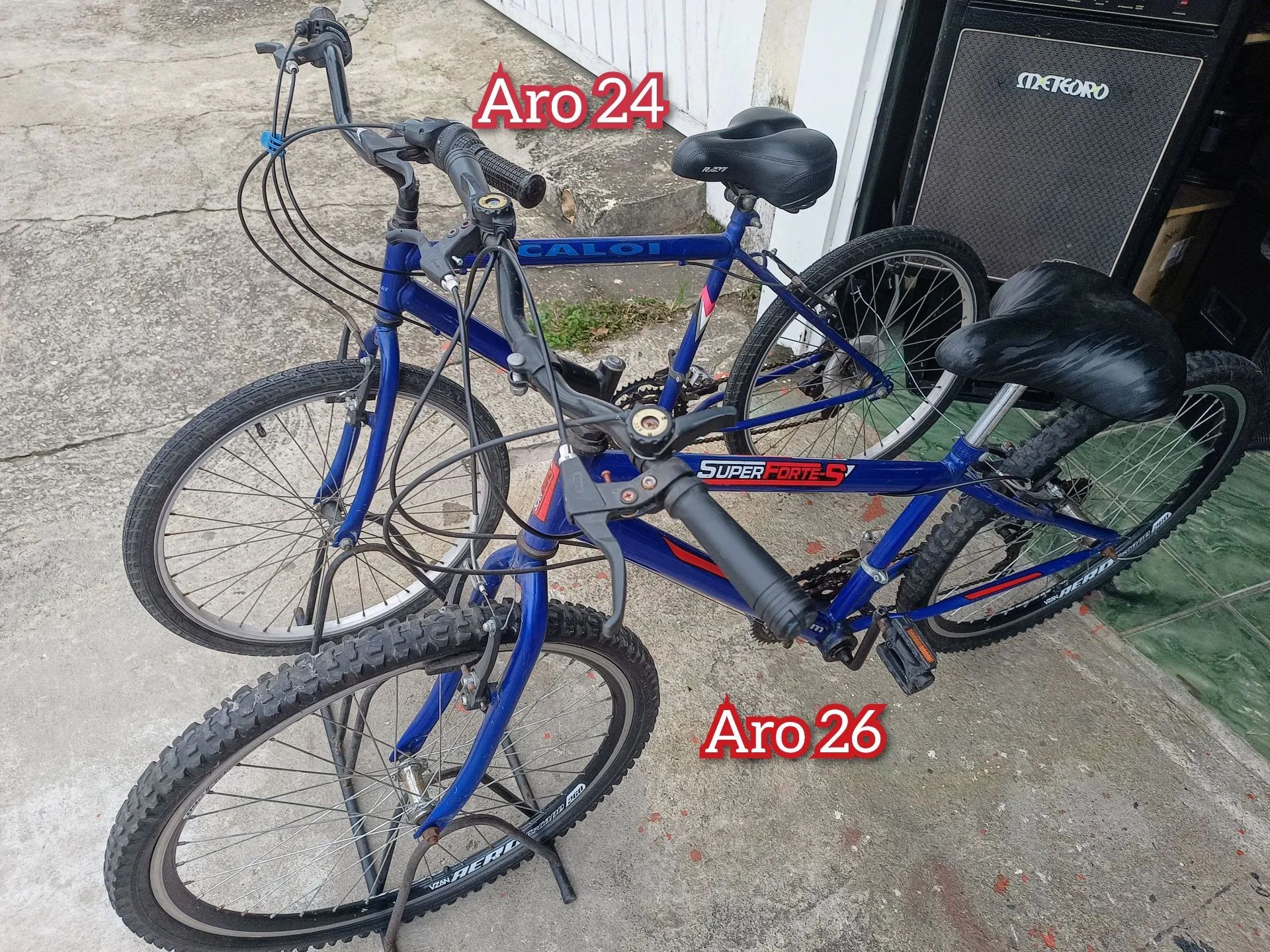 Bicicleta aro 26/24 semi nova 