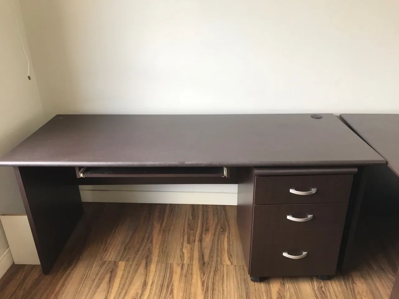 2 Mesas de Escritório com Gaveteiro - Foto 2