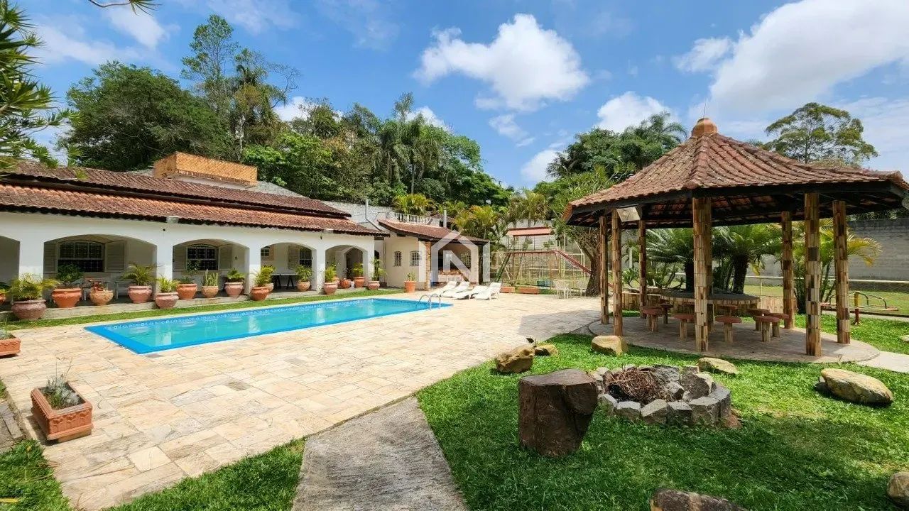 Chácara à venda em Caucaia do Alto.