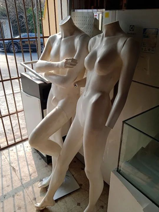 Manequins masculino e feminino(leia o anúncio)