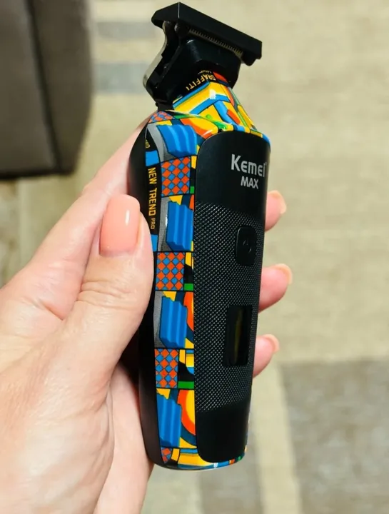 Máquina de cortar cabelo acabamento maquininha de corte kemei t9 sem fio max Barbeador 