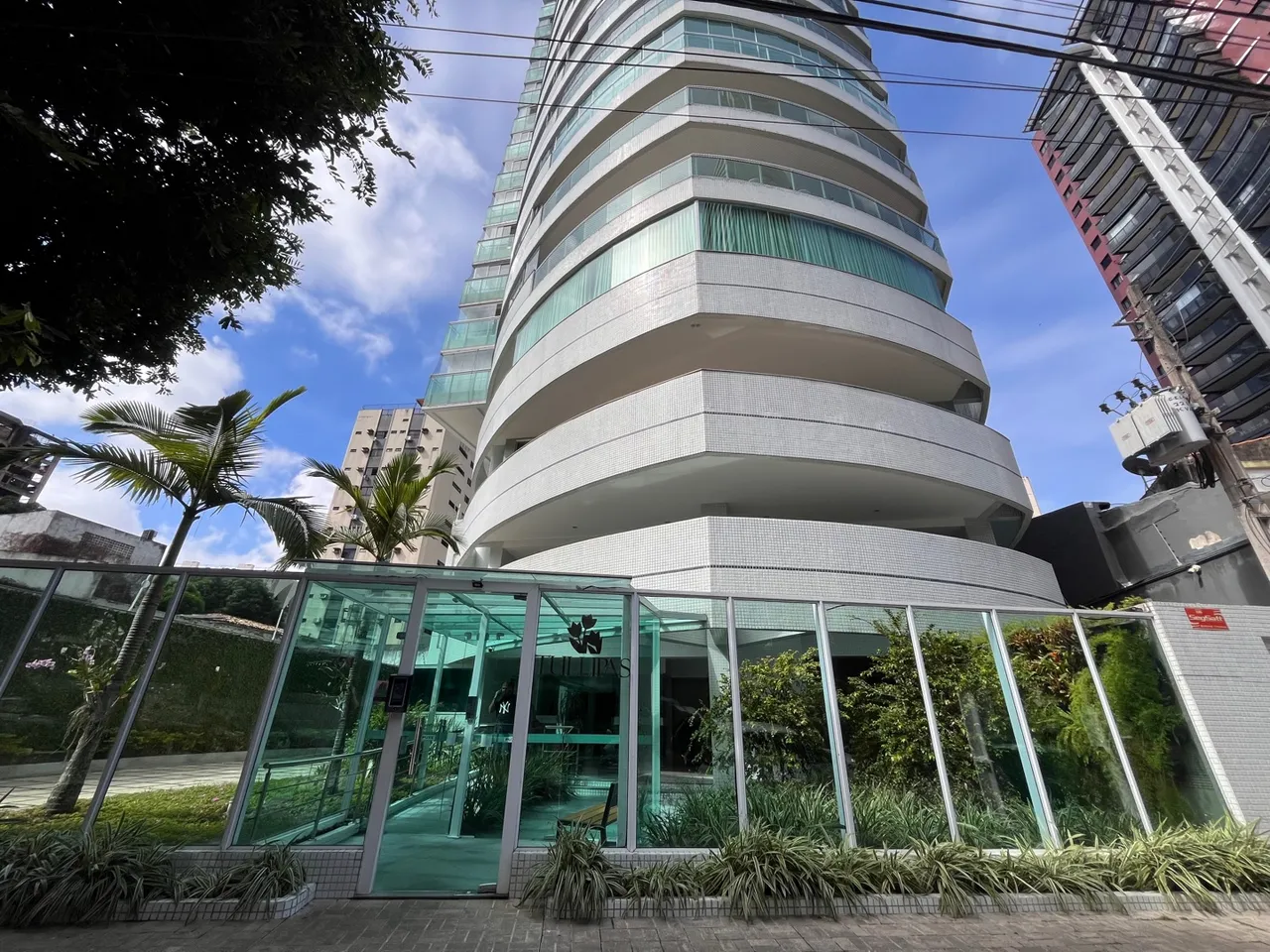 Apartamento 3 suítes em Nazaré - Ed. Tulipas