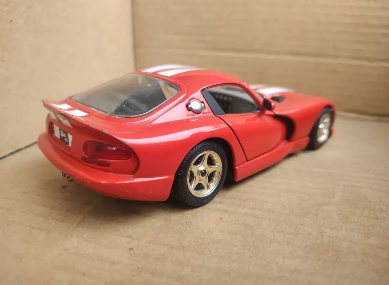 Dodge Viper GTS Coupê 1/24 Burago Italy  - Foto 2