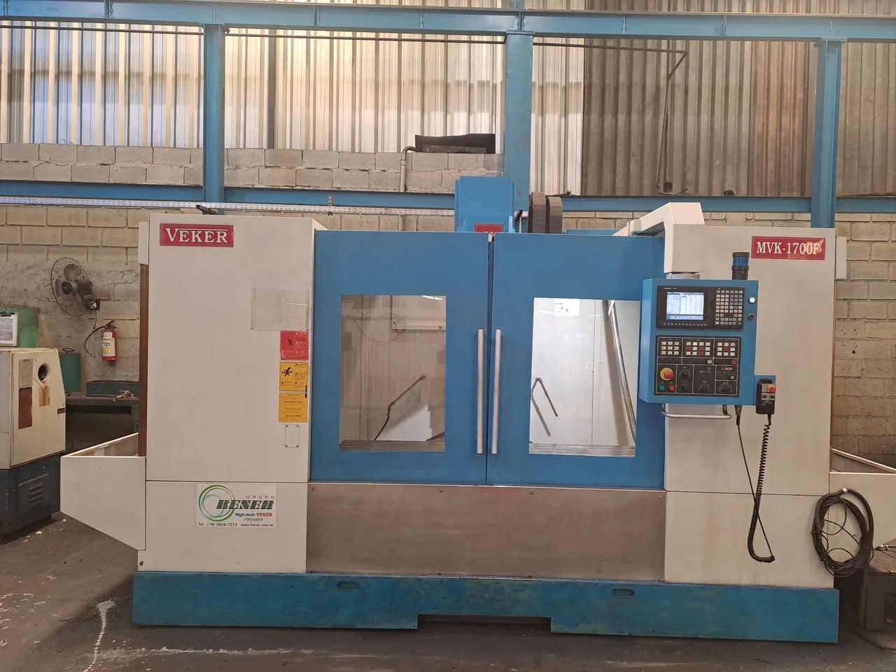 FRESADORA CNC VEKER MVK1700F