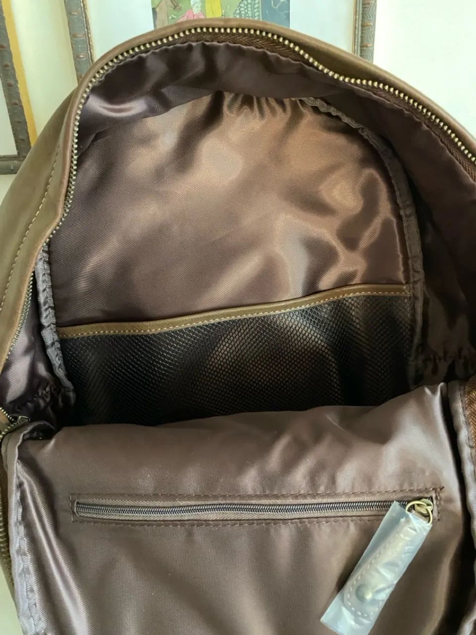 Mochila Guess Marrom - Original - Foto 6