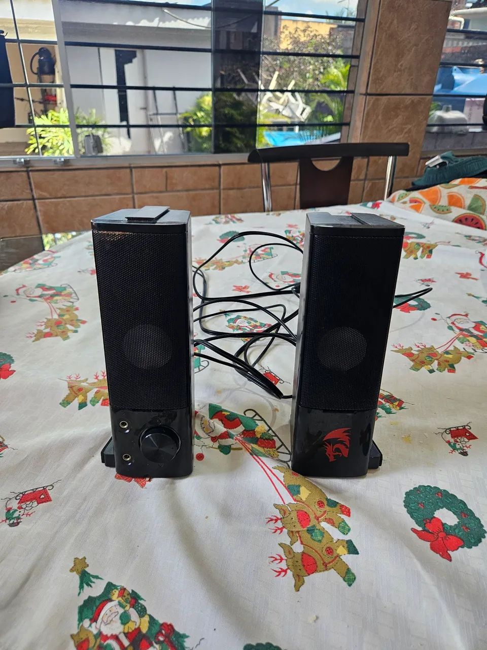 Caixa de som pra computador redragon