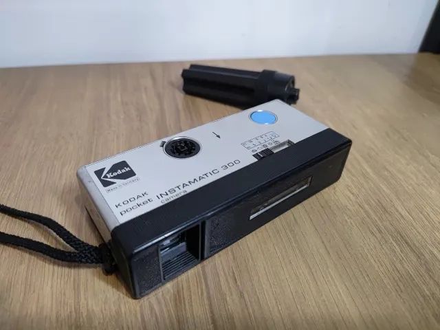 Câmera Kodak Pocket Instamatic 300 - Ótimo estado
