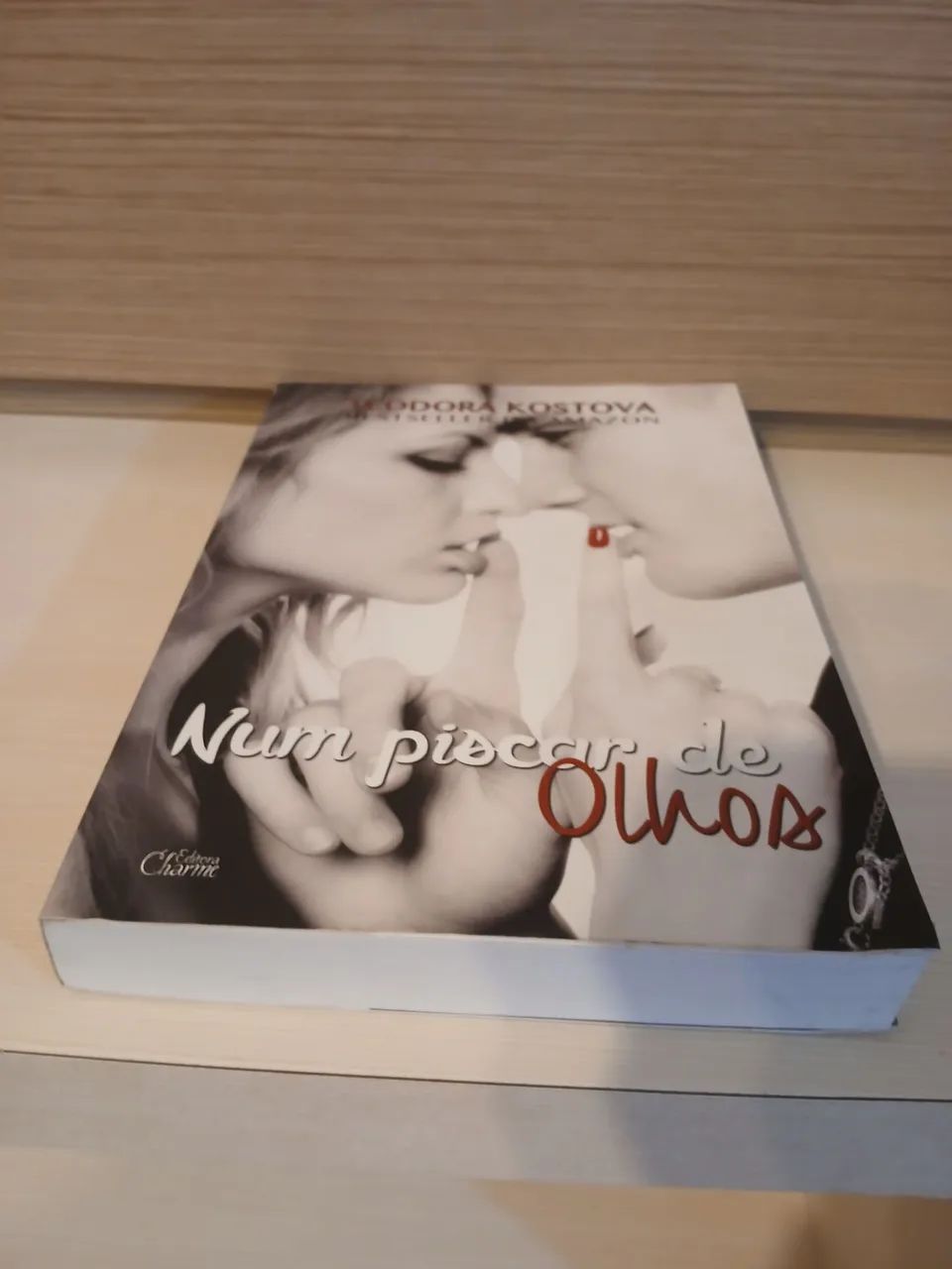 Num piscar de olhos - livro