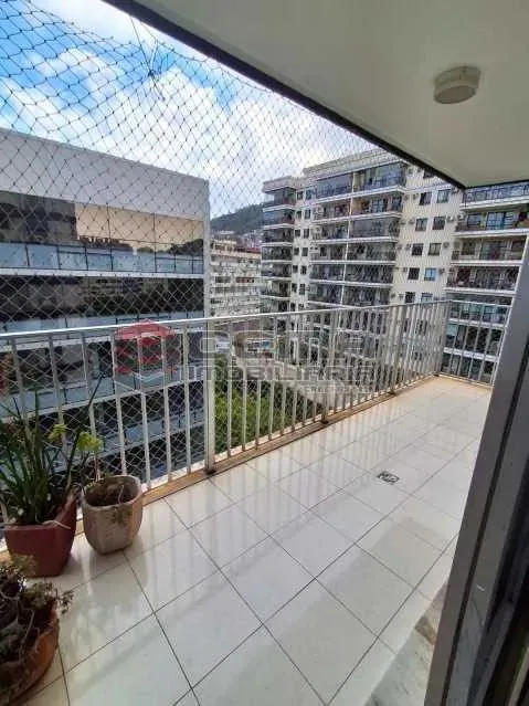 Apartamento : / Residencial / Laranjeiras