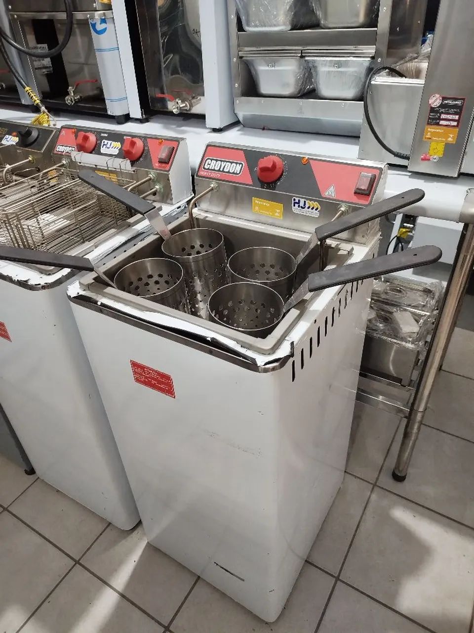 R1 Cozedor elétrico de macarrão Croydon