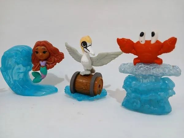 Lote de Miniaturas Colecionaveis - Princesa Ariel e seus Amigos - Medidas Aprox 9cm  - Foto 3