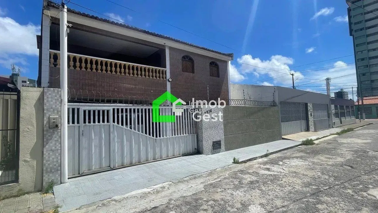 Casa à Venda em Lagoa Nova