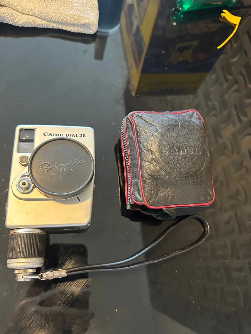 Câmera Canon Dial 35 com capa