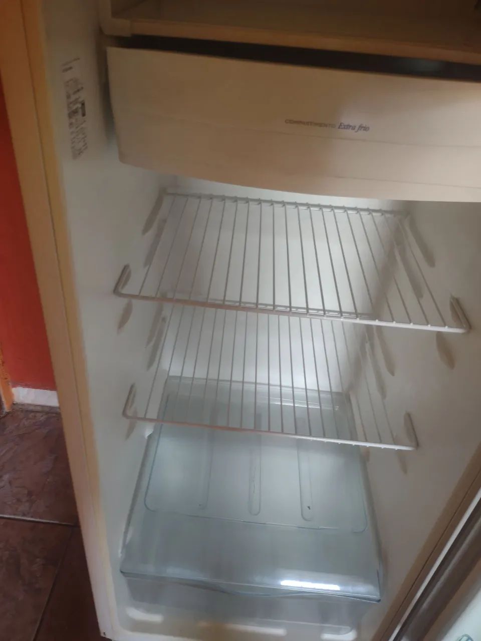 Geledeira  Vendo ou troco por celular, tanquinho etc. Aceito venda no cartão de crédito. - Foto 4