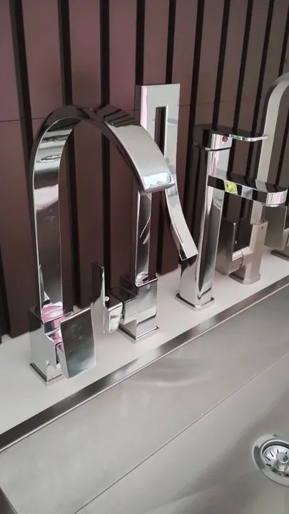 Torneira de bancada quente e frio importada vários modelos cozinha e banheiro  - Foto 4