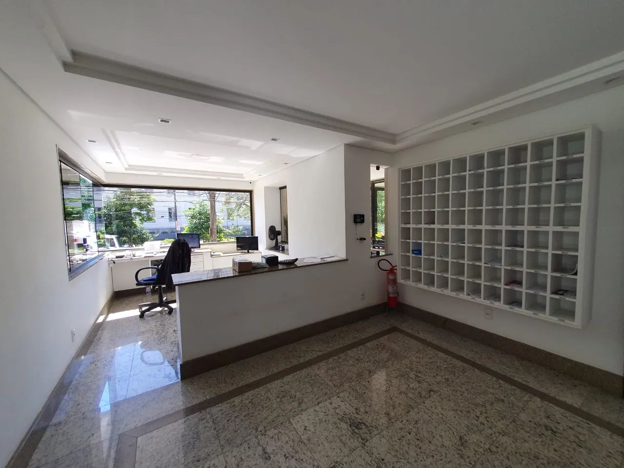 Apto Centro, amplo, sol, reformado, Av. Roberto Silveira, excelente preço  - Petrópolis -  - Foto 3