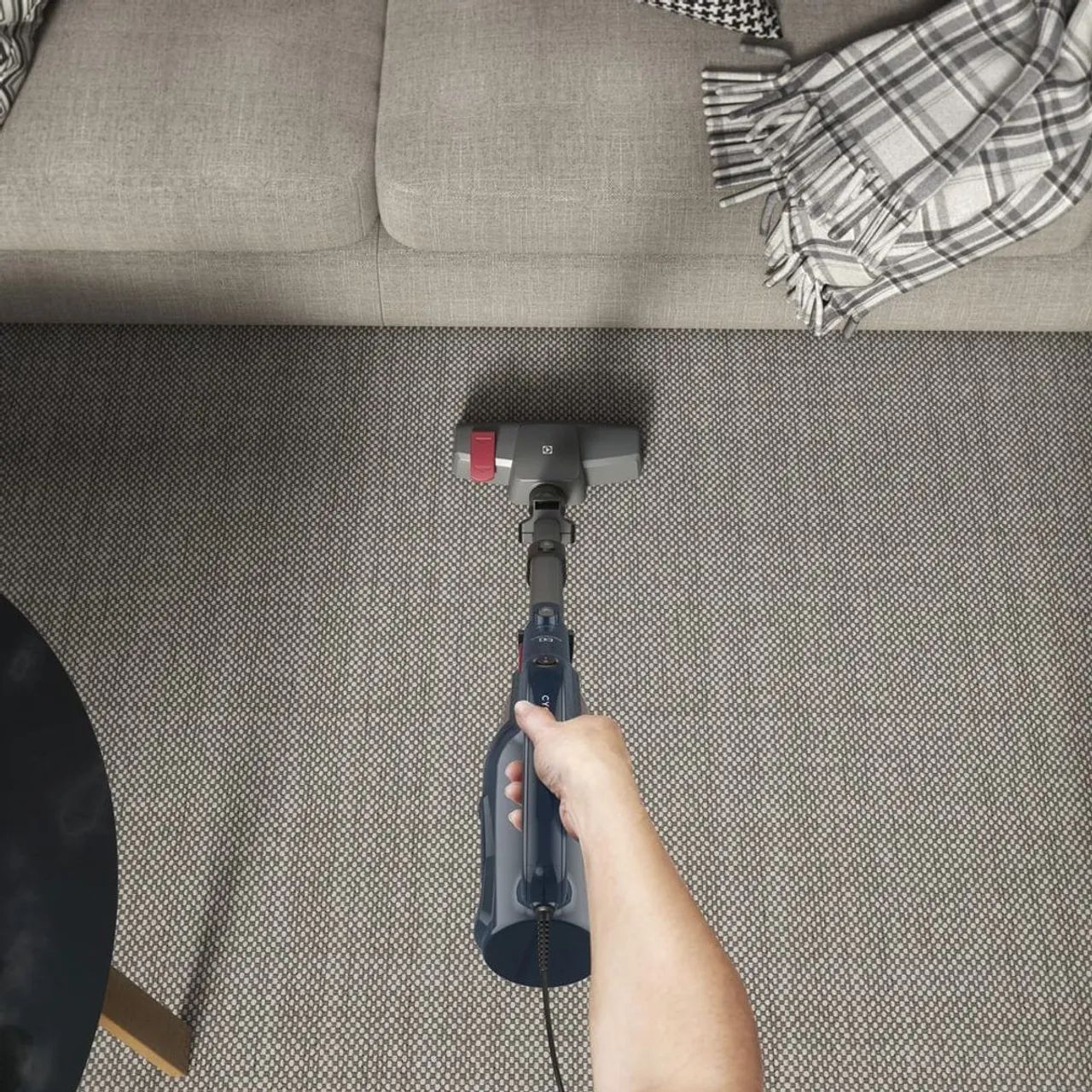 Aspirador de Pó Vertical com Fio Electrolux 1300W - Foto 3