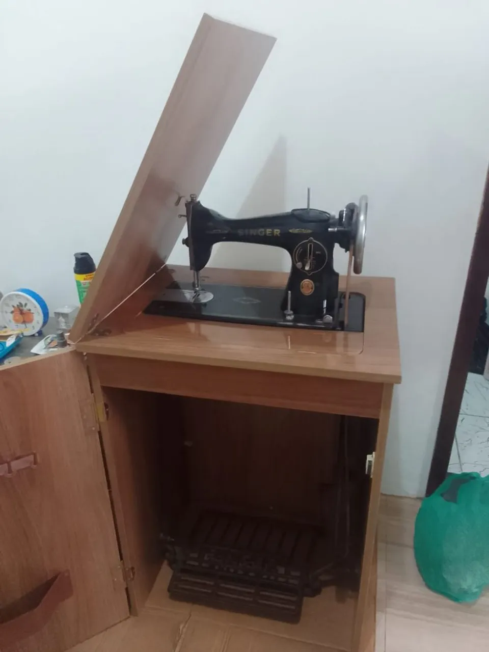 Máquina de Costura Singer