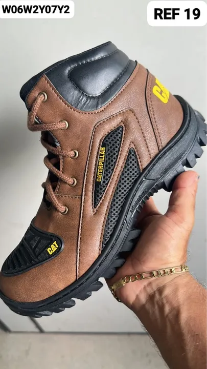 Bota Caterpillar marrom a pronta entrega