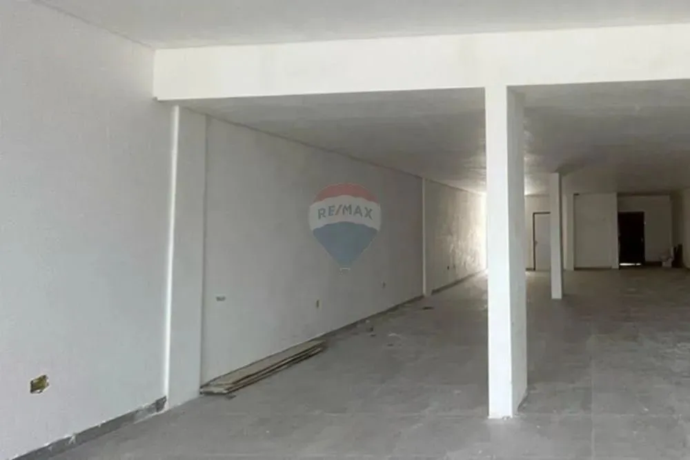 Prédio Comercial na Rua Felipe Camarão Extremoz