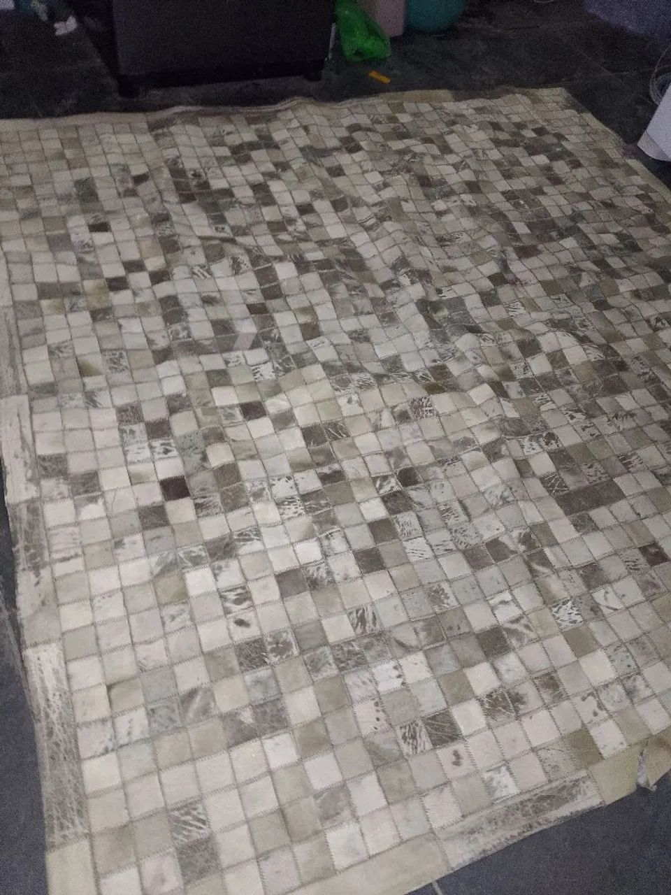 Tapete couro 2,5x2,5 - Foto 2