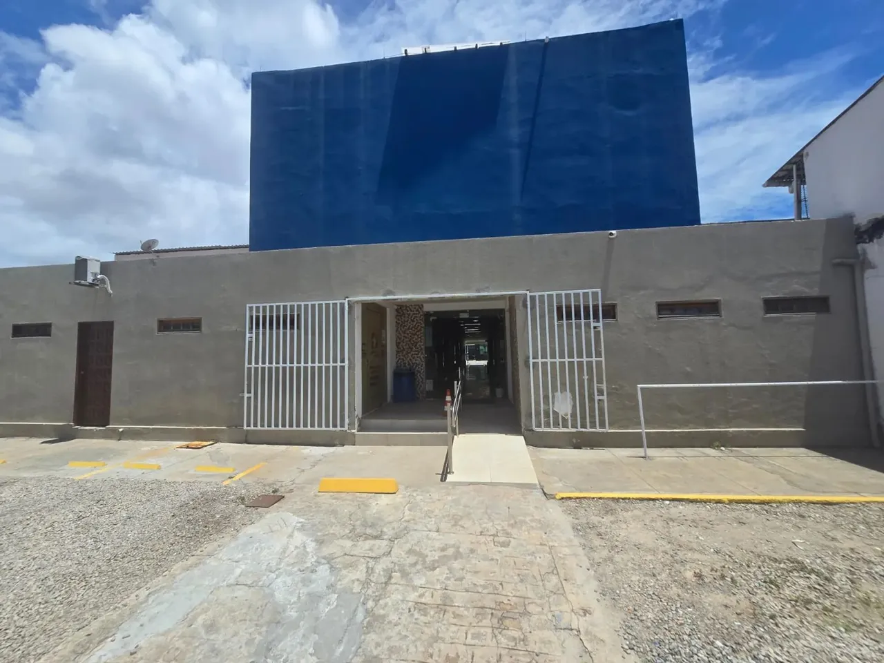 Imóvel para aluguel possui 23 metros quadrados em Jatiuca - Maceió - AL