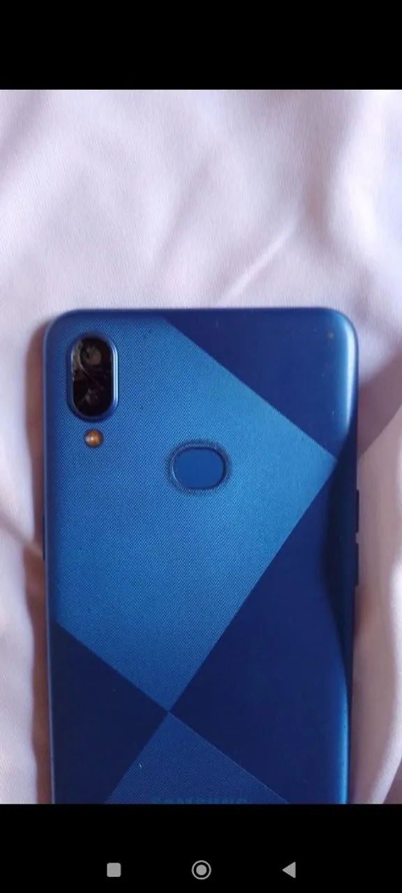 Smartphone Azul com Design Moderno