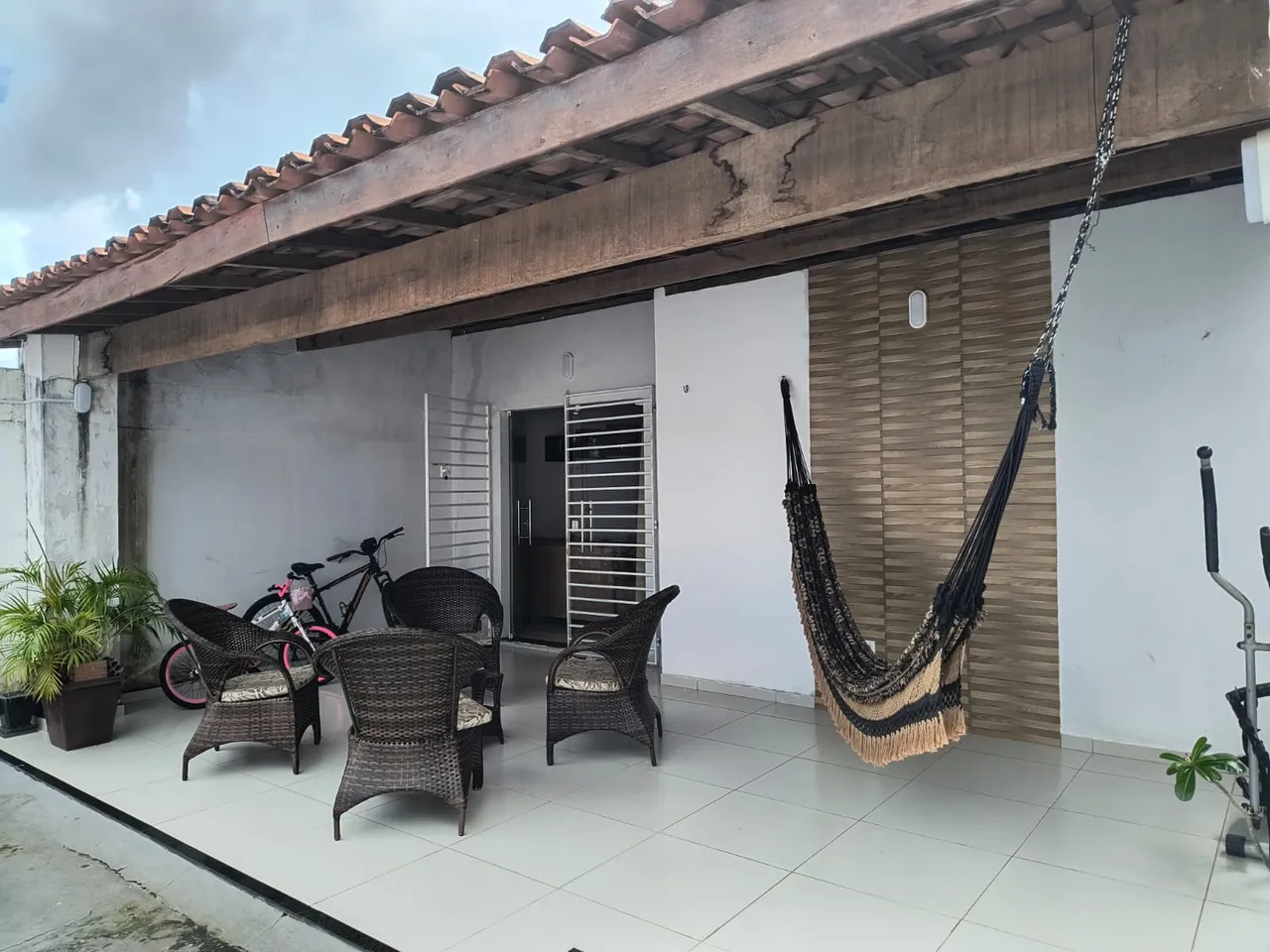 075 Casa de 03 quartos à venda na Arthur Carvalho 16.0m2 em porcelanato